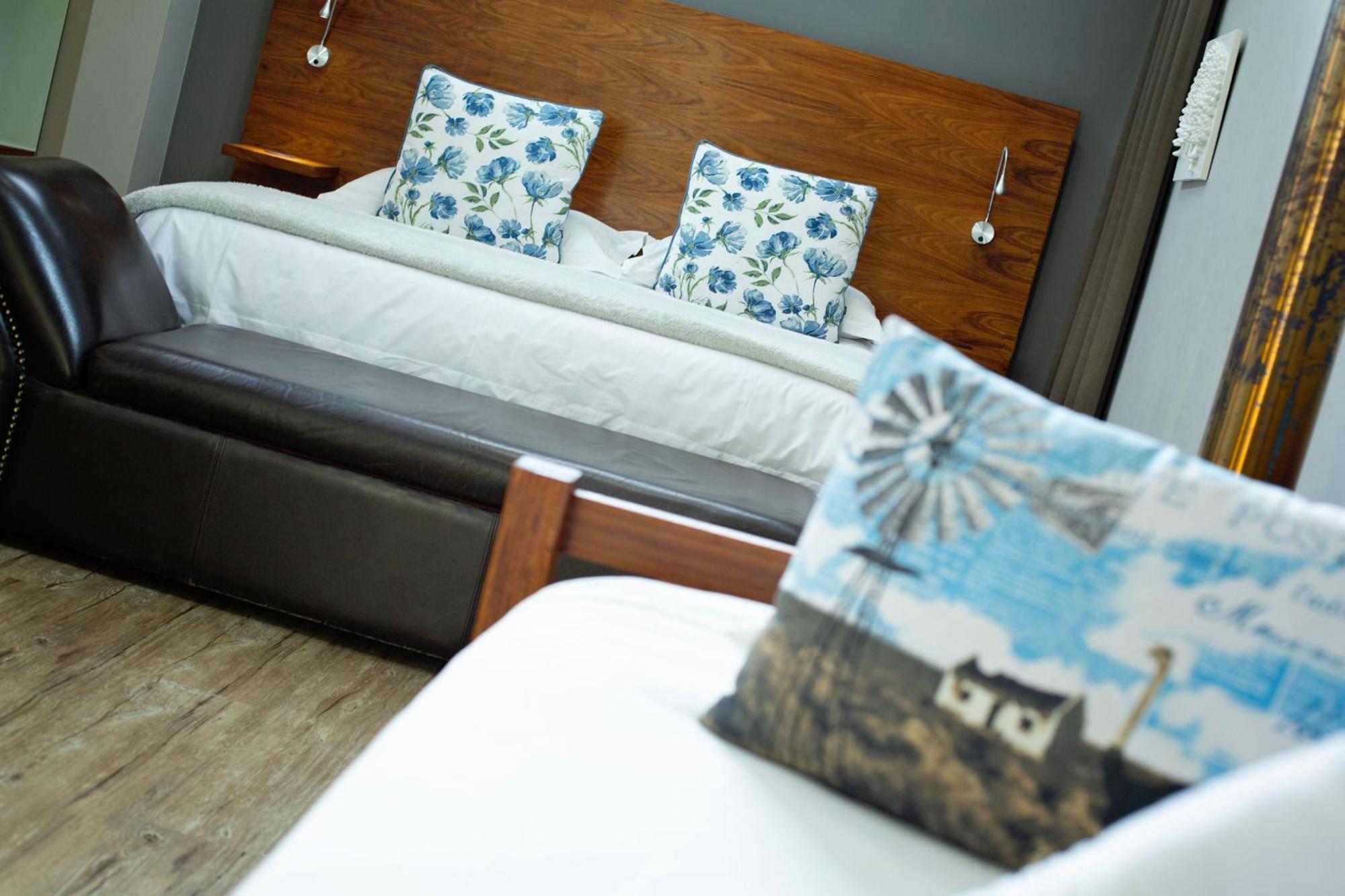 Crisp Guest Rooms Bloemfontein Exterior foto